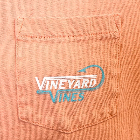 Awesome Vineyard Vines cotton front pocket tee! - Picture 2 of 6